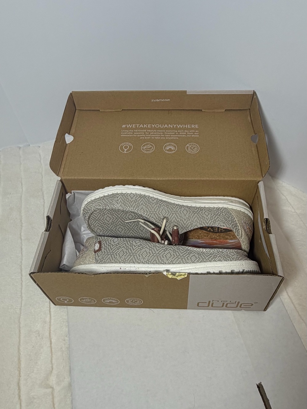 New size 8 -Hey Dude Ladies Wendy’s- Tan Linen-Texture Casual Slip-On Loafers - Picture 9 of 10